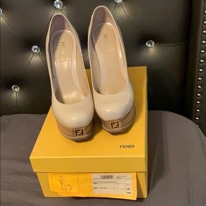 Fendi Décolleté Vitello Spazzolato Heels